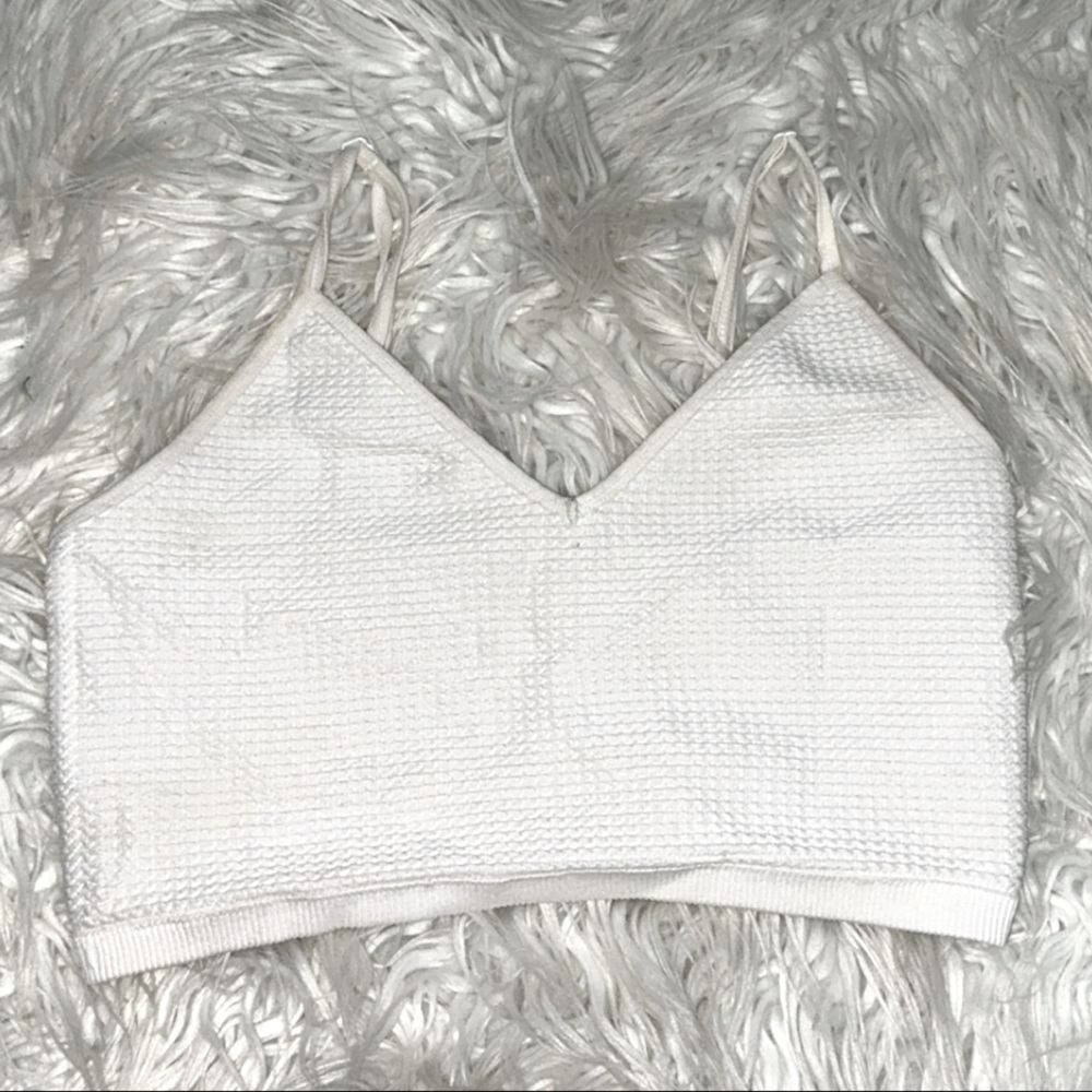 White crop top!🤍
